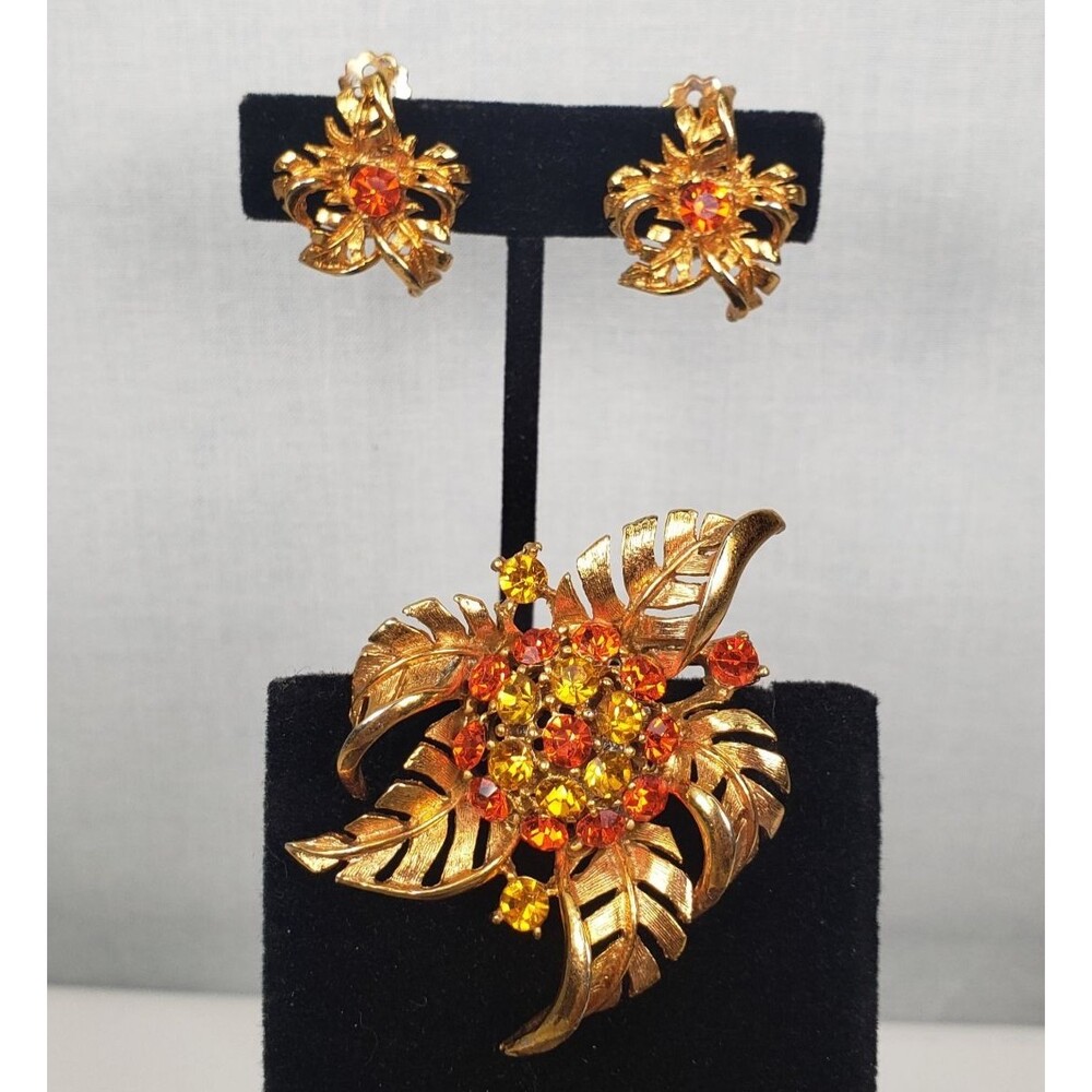 Vintage Flower Orange Yellow Crystal Rhinestone Leaf Brooch Clip On Earring Set - Picture 2 of 16